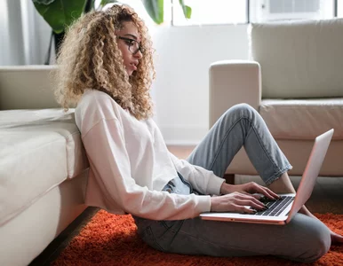 Miniatura: Cyfrowe zdrowie kobiet