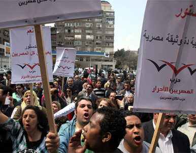 Miniatura: Egipt: nasila się spór o konstytucję