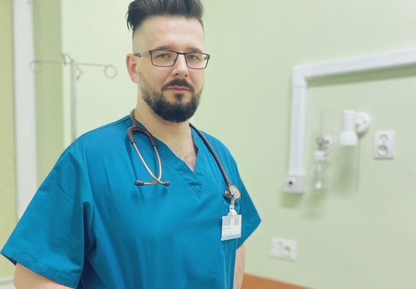 Lekarz o absurdach leczenia Polaków: „Ktoś boi się szczepionki, ale...