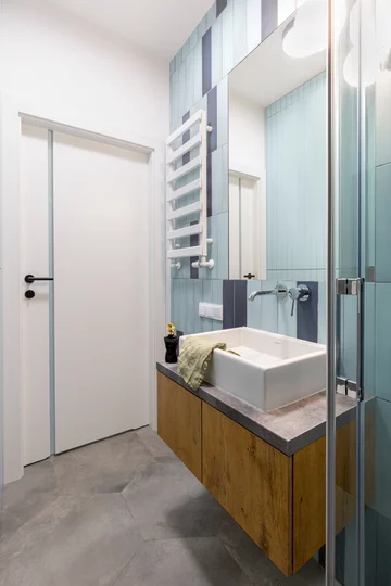 Męskie wnętrze z niebieskim, proj. Zu Projektuje 