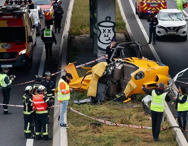 Miniatura: Helikopter spadł na autostradę w Madrycie....
