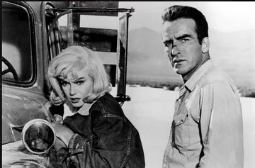 Montgomery Clift i Marilyn Monroe w filmie "Skłóceni z życiem" 