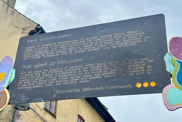 Tablica informująca o&nbsp;zmianach w&nbsp;Christianii