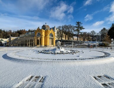 Miniatura: Nowy hotel w słynnym uzdrowisku. Bar na...