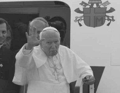 Miniatura: Trumna ze szczątkami Jana Pawła II...