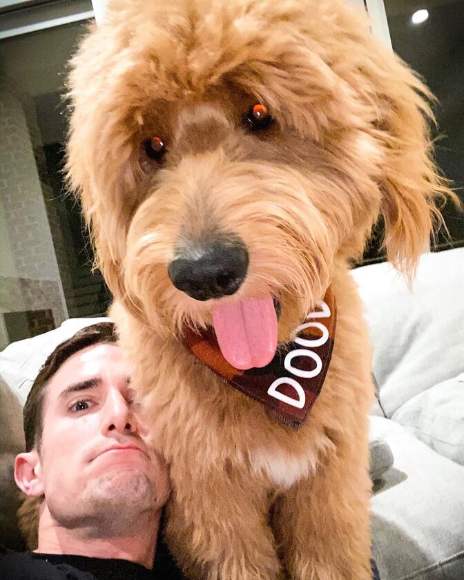 Maxx Chewning i jego pies Dood 