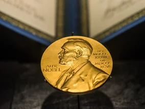 Miniatura: Nie dostał Nobla. Teraz prowadzi wojnę z...