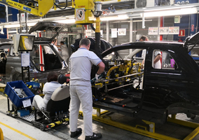 Era elektromobilności może zwiekszyć liczbę miejsc pracy w Polsce. Tylko...