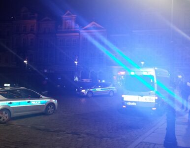 Miniatura: Pół setki policjantów na Starym Rynku -...