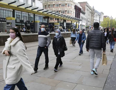 Miniatura: Niemal 20 tys. nowych zakażeń w Wielkiej...
