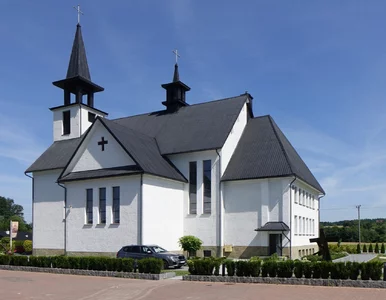 Miniatura: Proboszcz odchodzi z parafii, na koniec...