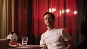 kadr z&nbsp;filmu "Snowden" (2016)