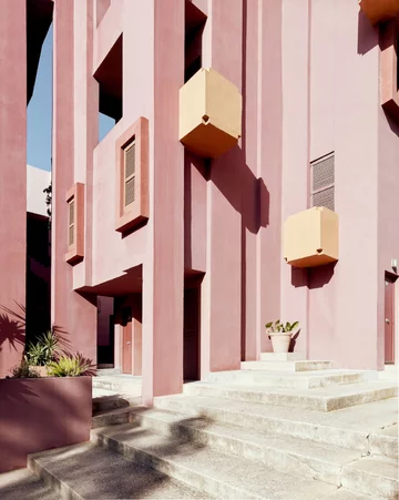 La Muralla Roja, osiedle projektu Ricardo Bofill Taller de Arquitectura Ricardo Bofill, La Muralla Roja