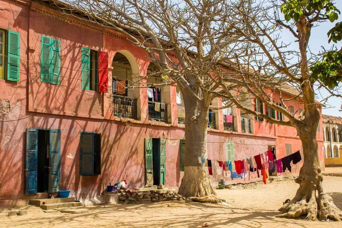 Dom wielorodzinny w Senegalu 