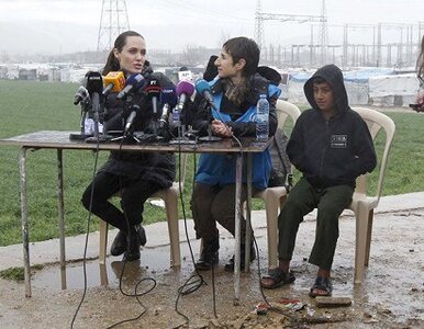 Miniatura: Angelina Jolie- Pitt odwiedziła obóz dla...