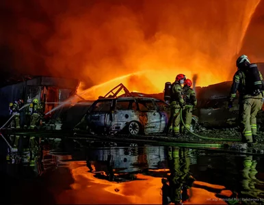 Miniatura: Płonące tworzywa sztuczne i toksyczny dym....