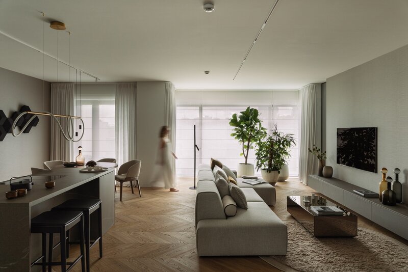Apartament na&nbsp;warszawskim Mokotowie zaprojektowany przez VIA NOVA &ndash; przykład soft architecture, w&nbsp;kt&oacute;rej technologia KNX, stonowana paleta taupe i&nbsp;konsekwencja materiałowa budują ponadczasowy klimat