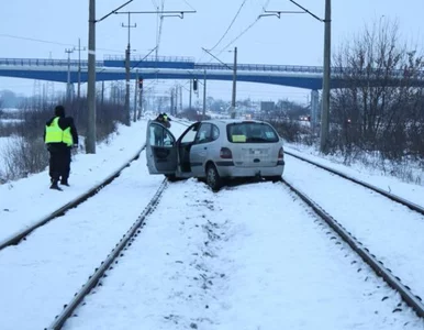 Miniatura: Pijany taksówkarz jechał po torach....
