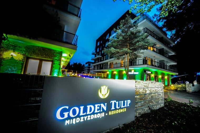 Golden Tulip w Miedzyzdrojach nocą