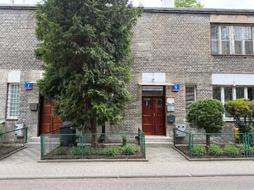 Szare Domy to jeden z najbardziej charakterystycznych przykładów modernistycznej zabudowy mieszkaniowej w Warszawie 