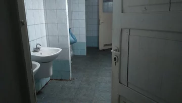 Wnętrza komisariatu policji 