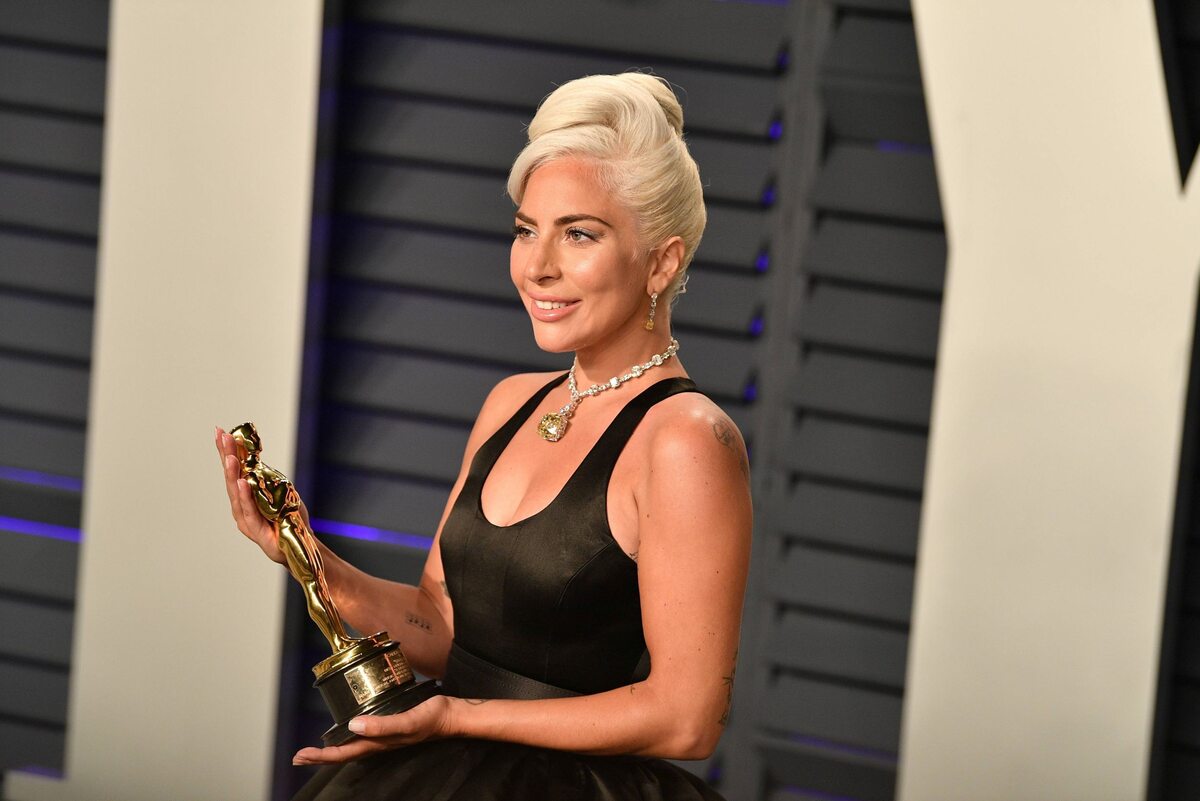 Lady Gaga z Oscarem na przyjęciu Vanity Fair 