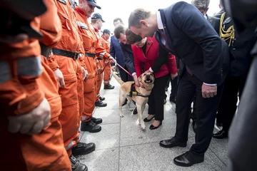 Dzień strażaka. Prezydent Duda i premier Szydlo Dzień strażaka. Prezydent Duda i premier Szydlo. Pies