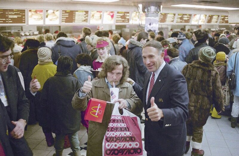 Otwarcie pierwszego McDonalda w Moskwie 