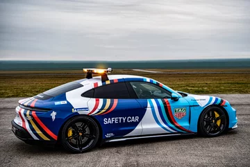 Porsche Taycan jako safety car 