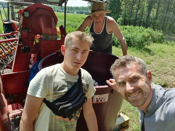 Ryszard i Kamil Gniadzik - rolnicy produkujący jagodę kamczacką