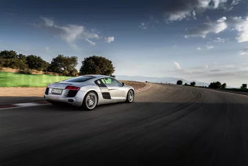 Audi R8 Coupé V10 GT RWD 