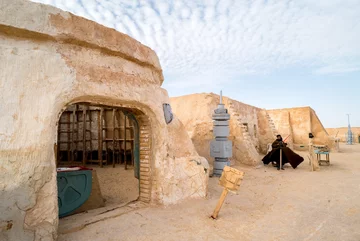 Tunezja. Wioska imitująca krajobraz na Tatooine, opuszczona po nakręceniu „Gwiezdnych Wojen” 