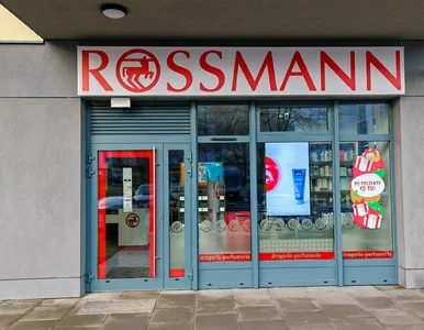 Miniatura: Rossmann wycofał dwa produkty. Sieć...