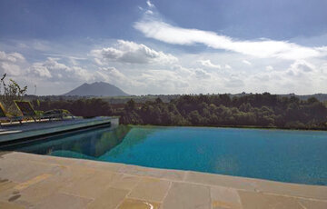 iru299_pool_02