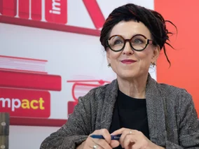 Miniatura: Olga Tokarczuk uderza w decyzję Karola...