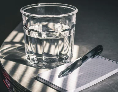 Miniatura: Dwa litry wody dziennie to mit. Naukowcy...