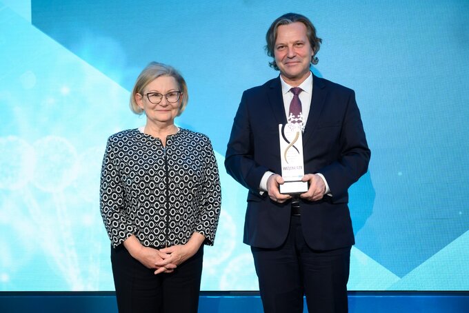 Prof. Beata Jagielska i prof. Marek Gierlotka