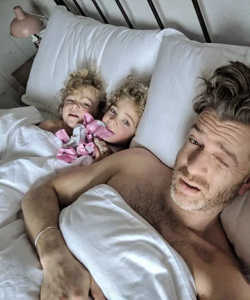 Simon Hooper z rodziną 