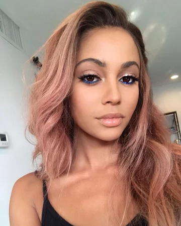 Vanessa Morgan 