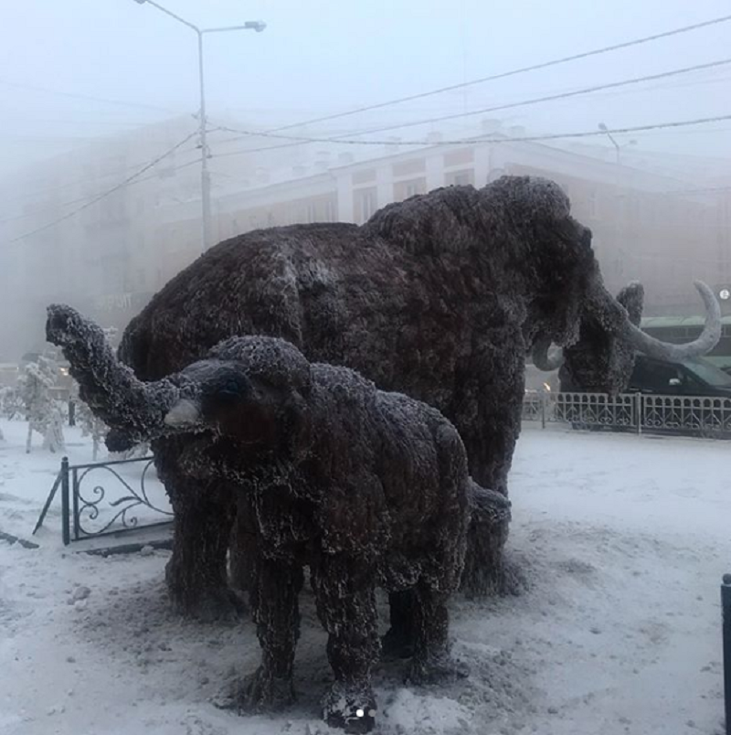 Figury mamuta w Jakucku 