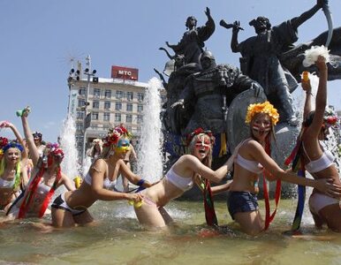Miniatura: Femenki chcą ciepłej wody w kranach