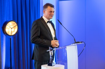 Prof. Tomasz Dzierżanowski z&nbsp;nagrodą Omnia pro Infirmis: Wszystko dla&nbsp;Pacjent&oacute;w