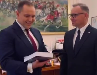 Miniatura: Nawrocki z prezentem od Dudy. „Będziesz...