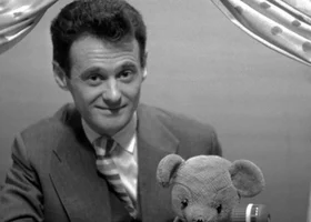 Miniatura: Co oglądano w czasach PRL-u? Wychowani za...