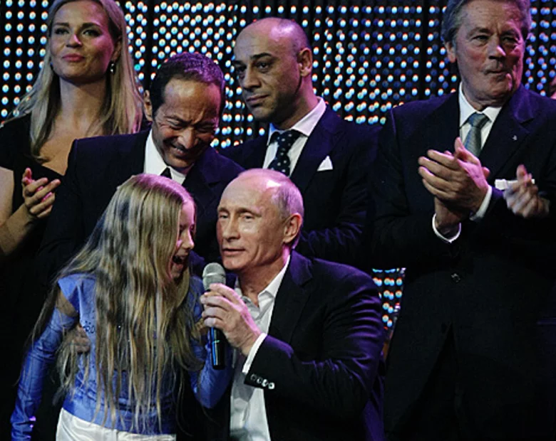 Miniatura: Putin i światowe gwiazdy śpiewają dla...