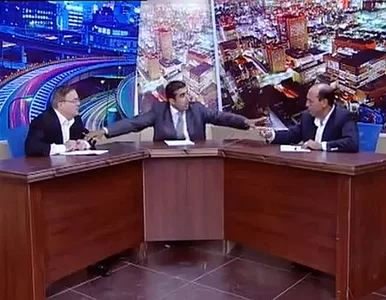 Miniatura: Latające buty i pistolet. Zobacz, jak...