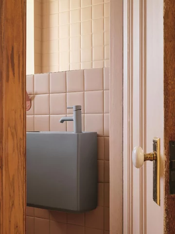 Wnętrze, które dojrzewa z czasem, projekt Michael Godmer Studio 