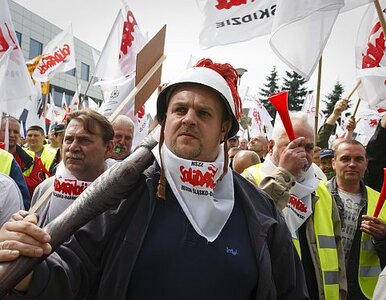 Miniatura: "Dla zarządu podwyżki, dla ludzi puste...