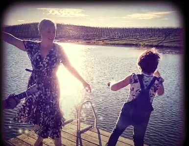 Miniatura: „Cover Me In Sunshine” – nowe nagranie...