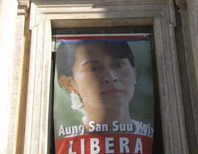Miniatura: Słynna birmańska opozycjonistka wyruszyła...